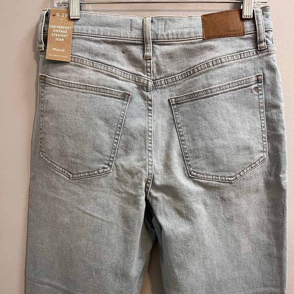 Madewell The Perfect Vintage Straight Jean in Mosedale Wash - Picture 12 of 12